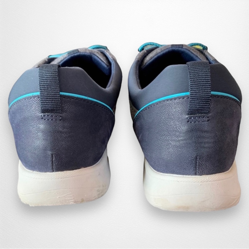 Women’s Clarks Sneakers 11 Grey Blue Slip On Skechers Air Cooled Goga Mat Insole - Picture 3 of 9